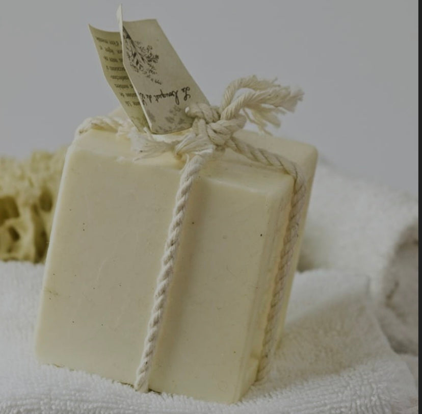 Lovely soap (rose lilas jasmin amande musc)