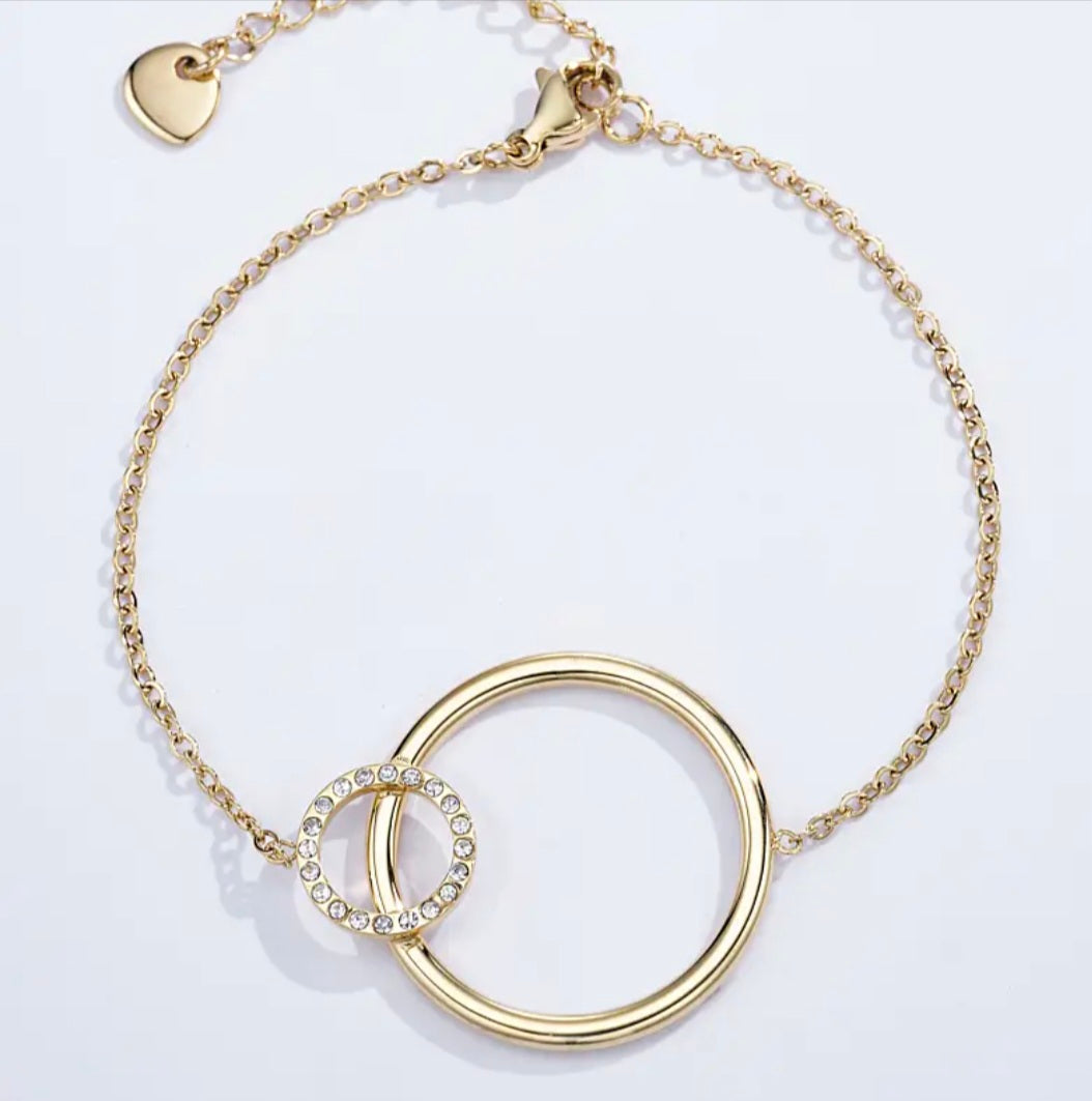 Bracelet en acier inoxydable Pré commande livraison à partir du 09 juin