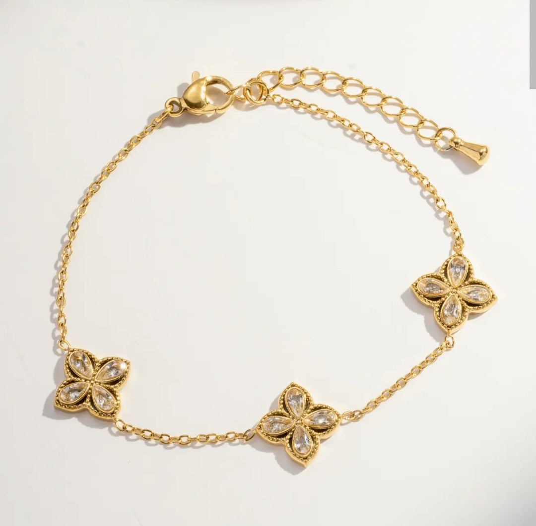 Bracelet raffiné "Trèfle de Cristal" en acier inoxydable Réf 7