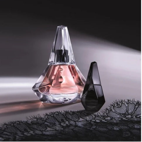 Ange ou démon (Pamplemousse, fleur d'oranger, ylang ylang, lys)