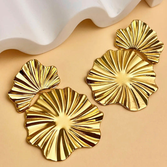 Boucle d'oreille pendante design Fleur en acier inoxydable Pré commande livraison à partir du 09 juin