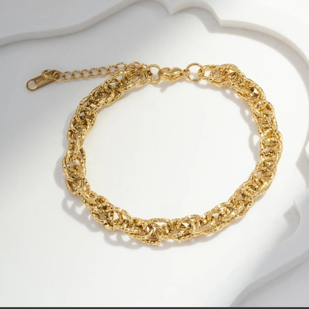 Bracelet Torsade Lumière — Acier Inoxydable couleur or martelé réf 2